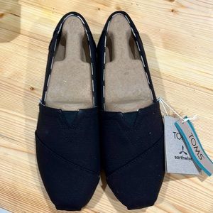 Women’s TOMS Black Alpargata size 7
